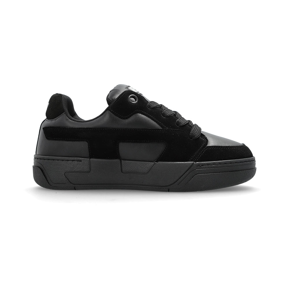 Sneakers – Crossover International